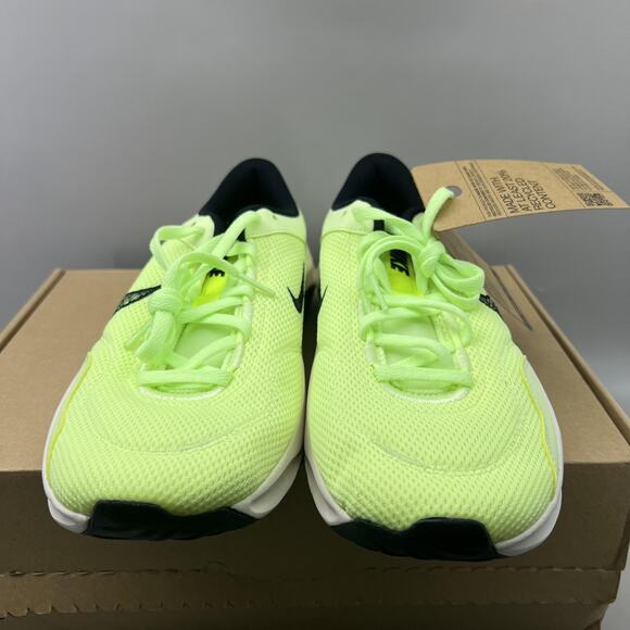 Nike Legend Essential 3 NN Sneakers Men Size 8.5 Green Black Comfort Shoes NEW - Picture 2 of 8